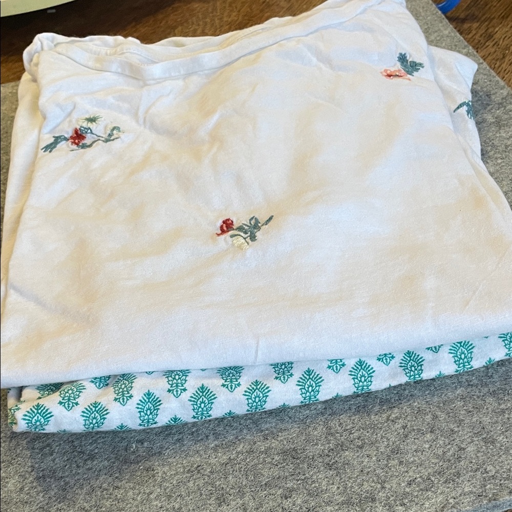 LOFT White and Teal Short Sleeve Tee